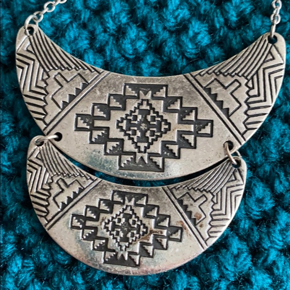 Vintage Necklace - Picture 2 of 3